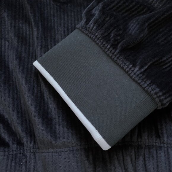 Victoria’s Secret Black Ribbed Velour Zip-Up Jacket – Size L - Picture 5 of 10